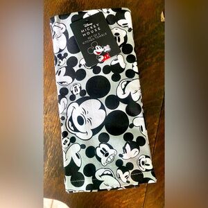 Disney • Mickey Mouse ❤️ • Set of 2 Kitchen Towels